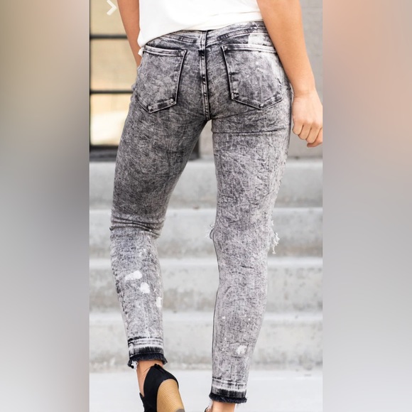 EUC - Vervet Flying Monkey Jeans Size 26/3
Washed Black/Grey Distressed Denim - Picture 5 of 10